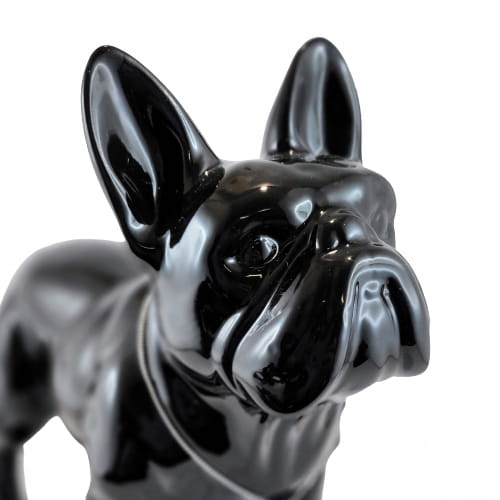 FIGURKA PIES BULDOG CZARNY Z NASZYJNIKIEM
