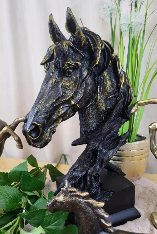 POPIERSIE KONIA KOŃ NA PODSTAWIE CZARNO-ZŁOTY 39CM