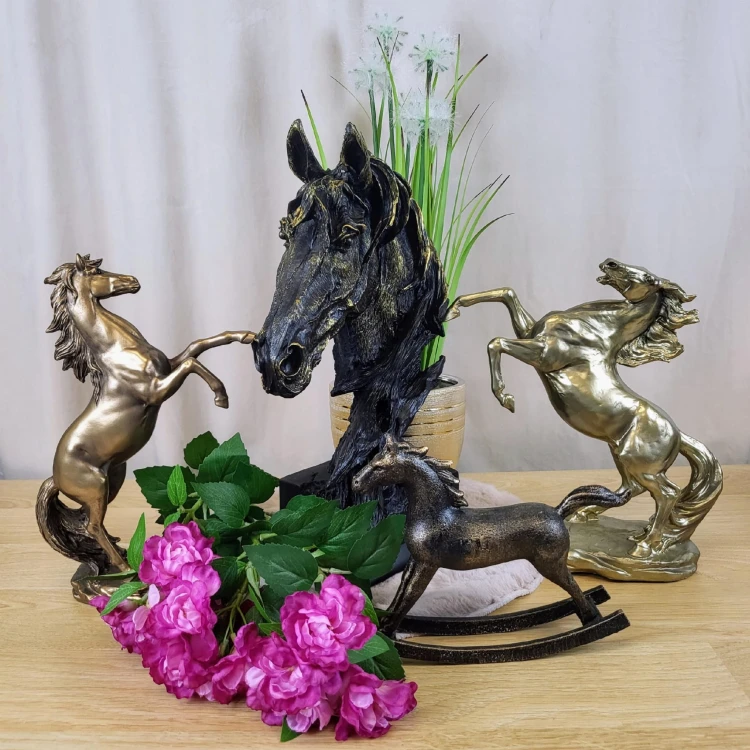 FIGURKA KOŃ STOJĄCY DĘBA ZŁOTO