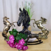 FIGURKA KOŃ STOJĄCY DĘBA ZŁOTO BRĄZ