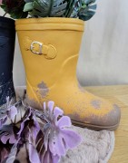 CEMENTOWY BUT KALOSZ W BŁOCIE OSŁONKA DEKORACJA