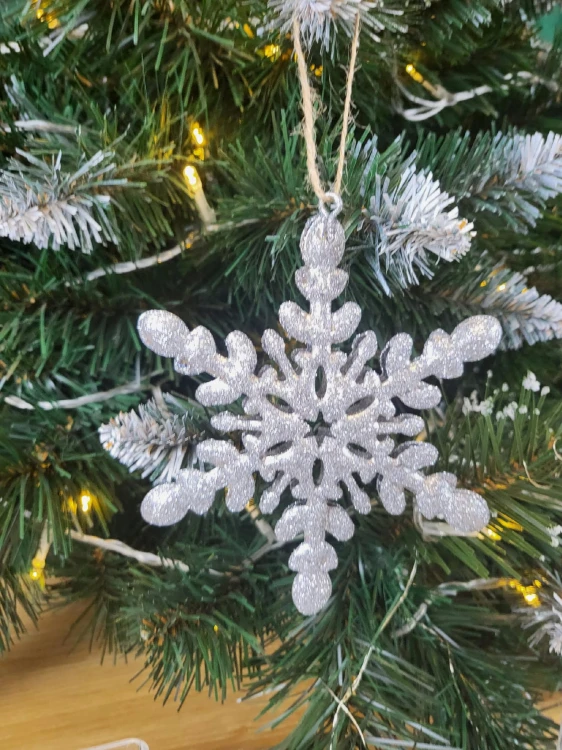 ZAWIESZKA AKRYLOWA ŚNIEŻYNKA GWIAZDKA SREBRNA