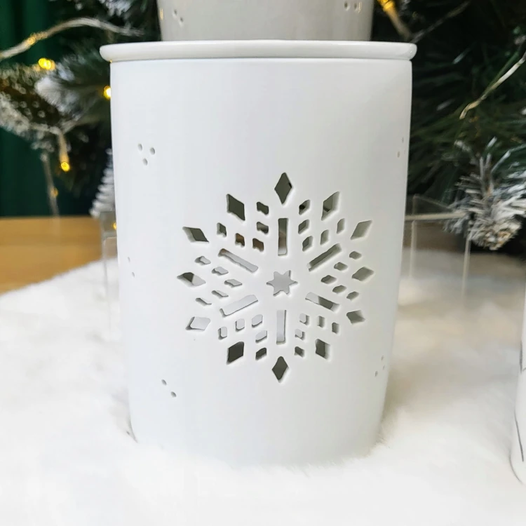 CERAMICZNY KOMINEK ZAPACHOWY NA OLEJKI ŚNIEŻYNKA