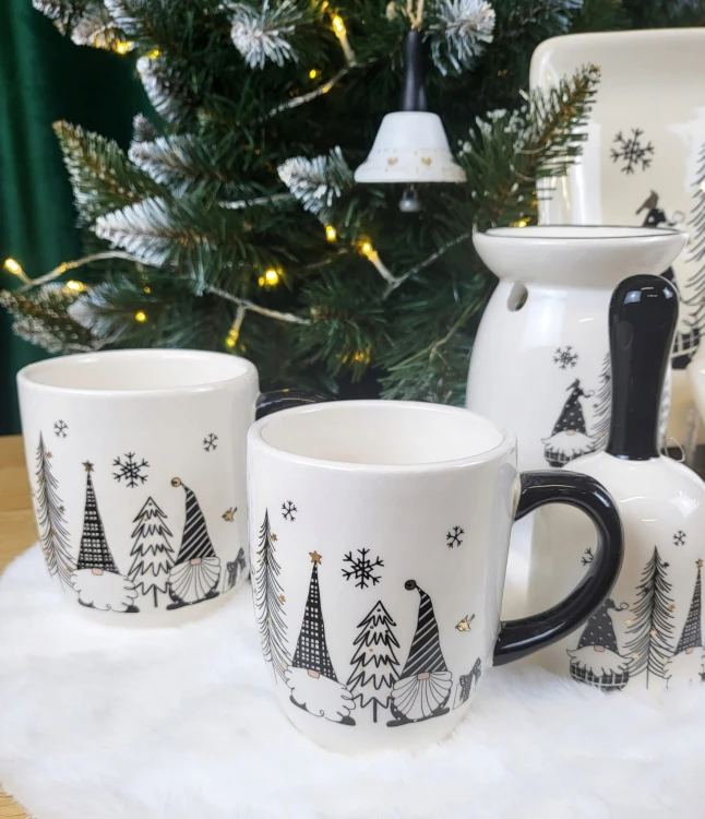 CERAMICZNY KUBEK ŚWIĄTECZNY Z MIKOŁAJEM KRASNALEM