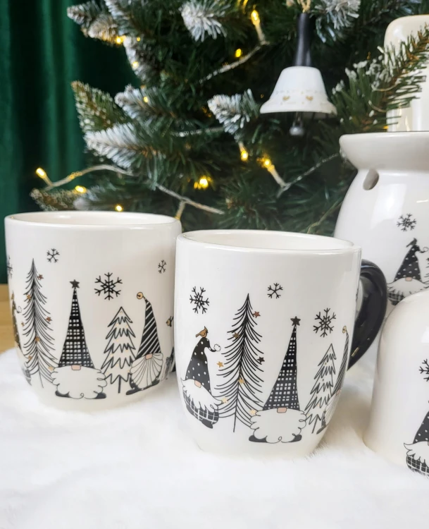 CERAMICZNY KUBEK ŚWIĄTECZNY Z MIKOŁAJEM KRASNALEM