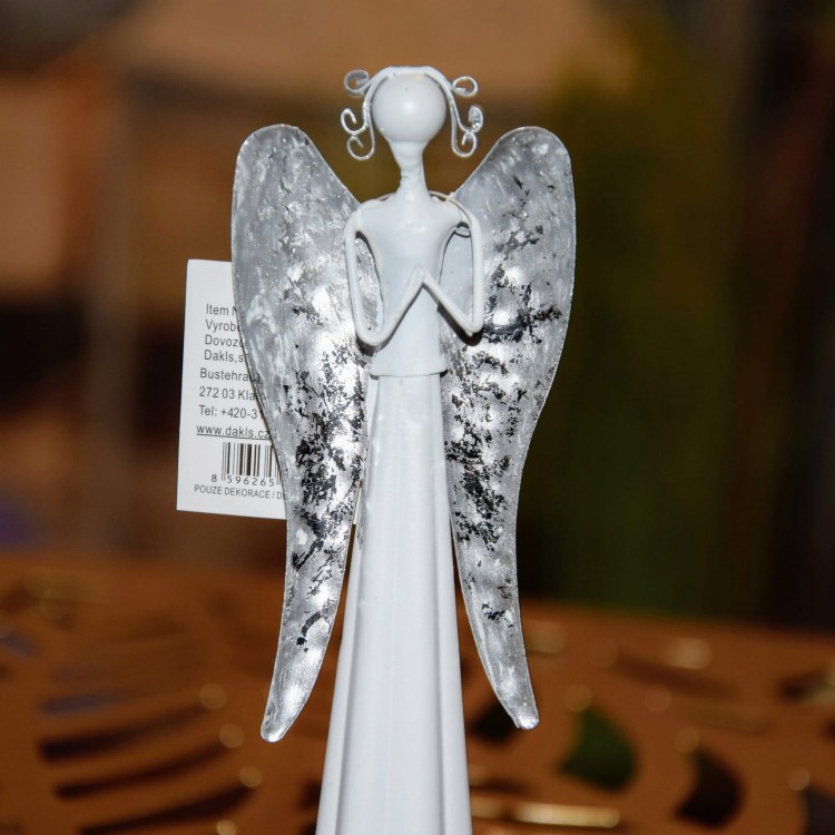 ANIOŁ METALOWY MODLĄCY SIĘ BIAŁY 16,5 CM