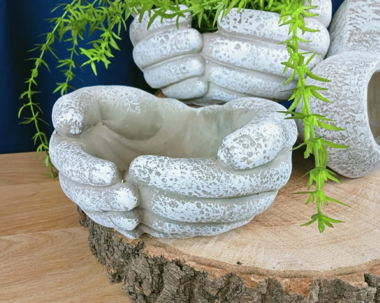 OSŁONKA BETONOWE DŁONIE 20 × 11,5 × 20 cm