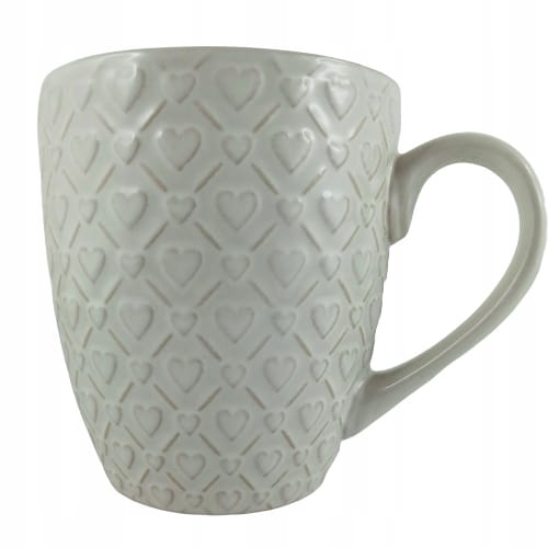 KUBEK CERAMICZNY 540ML Z WYTŁACZANYMI SERDUSZKAMI - BIAŁY PRZECIERANY