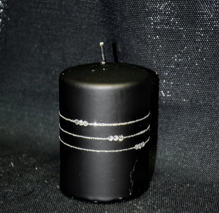 ŚWIECA KOLIA MAT CZARNY WALEC MAŁY 10CM