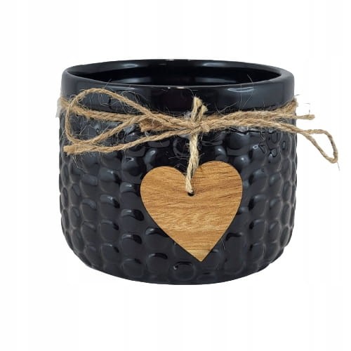 DONICZKA OSŁONKA CERAMICZNA CZARNA WYTŁACZANE KROPKI 12,5 × 9,5 × 12,5 cm SZNUREK JUTOWY I DREWNIANA ZAWIESZKA SERCE.