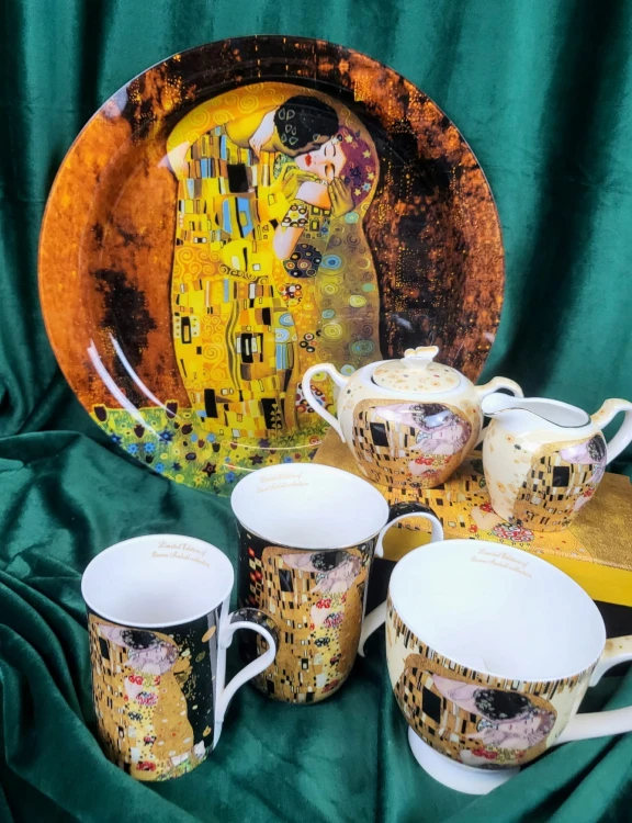 21ee01dd8769a6a7da95226885375939