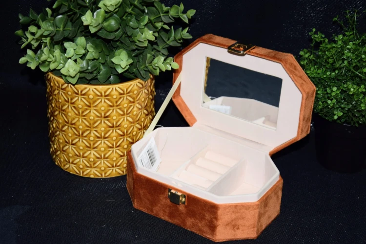 60a304d9c8e856aaa2c4b19989687600