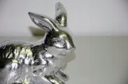 ZAJĄC LEŻACY MAŁY SREBRY 15,5X8,5X13CM