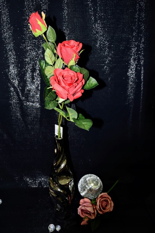 GAŁĄZKA RÓŻY 85 cm