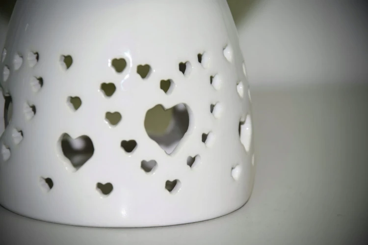 KOMINEK CERAMICZNY BIAŁY PERŁOWY 9X10X9cm
