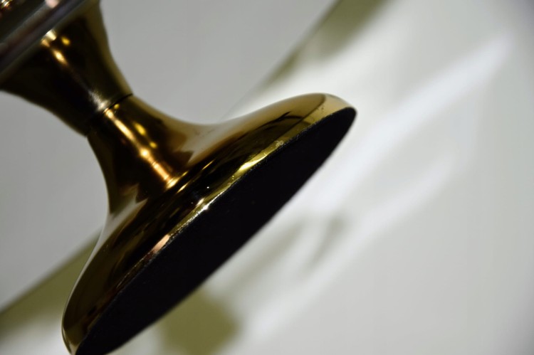 ŚWIECZNIK METALOWY SREBRNY Z PTASZKIEM premium