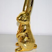 ZŁOTY KRÓLIK Z ORYGINALNYMI ZDOBIENIAMI H23,4cm