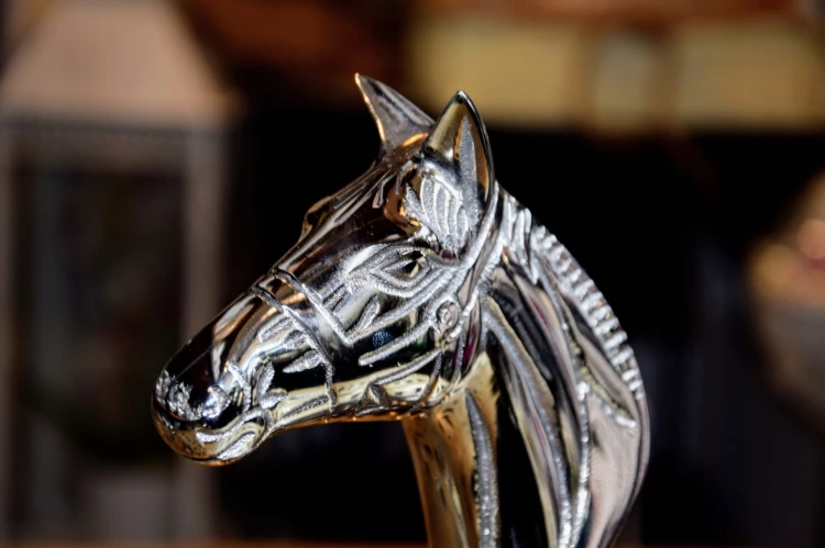 FIGURKA GŁOWA KONIA 18,5cm, metal