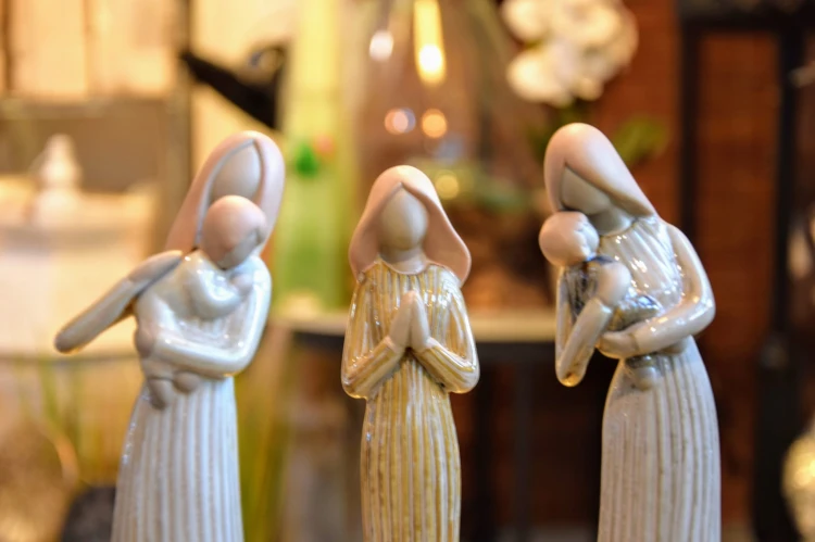 FIGURKA CERAMICZNA MATKA 24cm