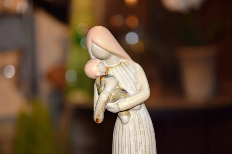 FIGURKA CERAMICZNA MATKA H24cm