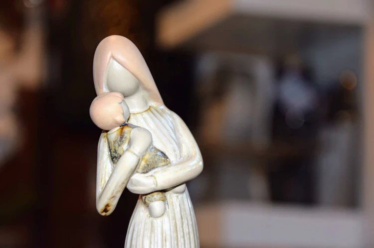 FIGURKA CERAMICZNA MATKA H24cm