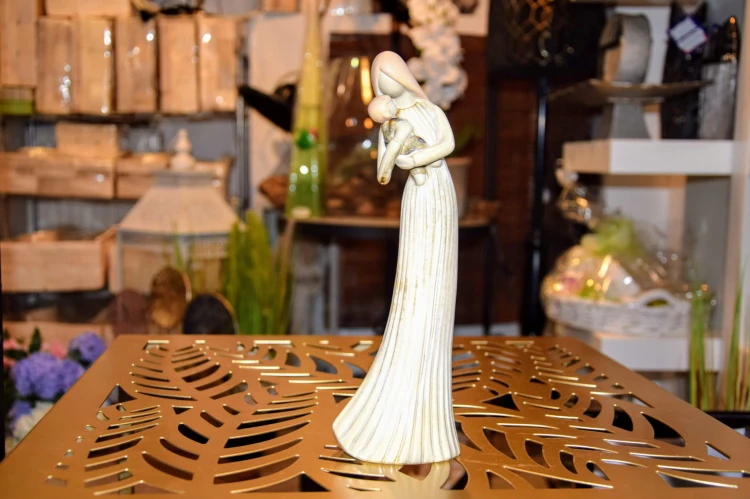 FIGURKA CERAMICZNA MATKA H24cm