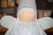 MATERIAŁOWY SKRZAT BIAŁY 56CM
