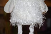 MATERIAŁOWY SKRZAT BIAŁY 56CM