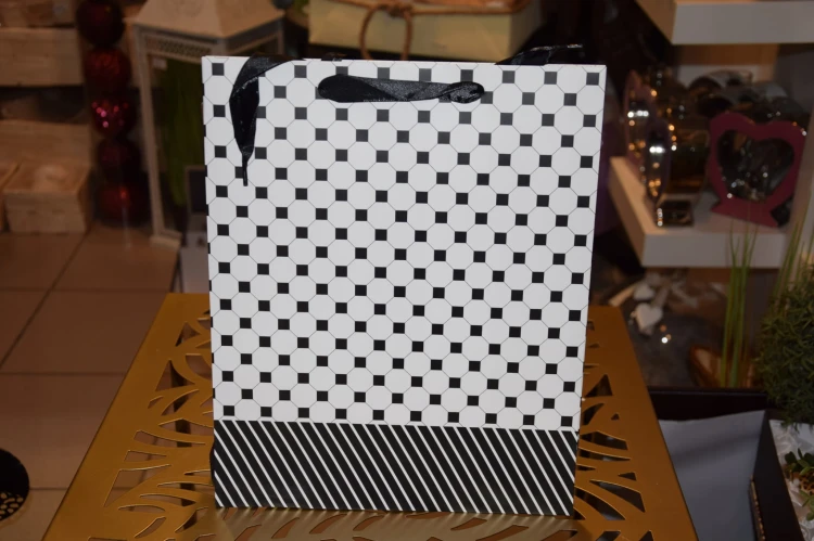 ELEGANCKA TOREBKA UPOMINKOWA 26X32X10 CM MIX WZORÓW