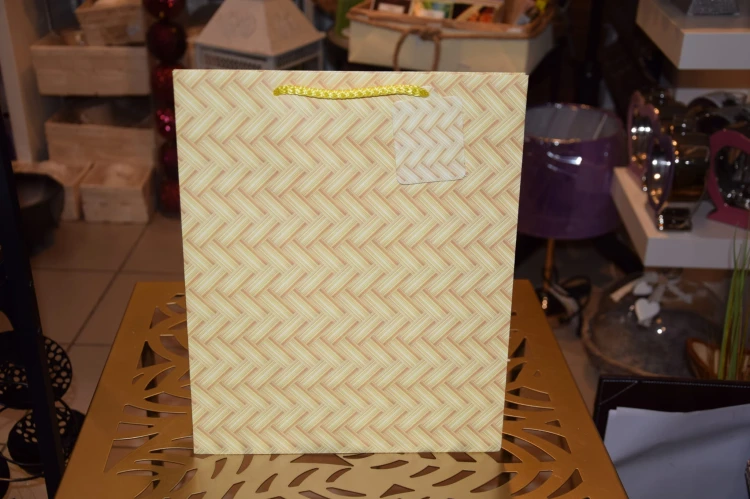 ELEGANCKA TOREBKA UPOMINKOWA 26X32X12,5CM