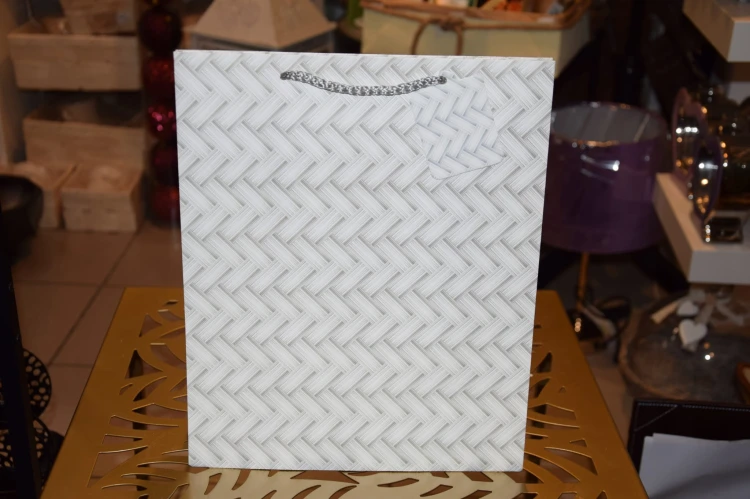 ELEGANCKA TOREBKA UPOMINKOWA 26X32X12,5CM