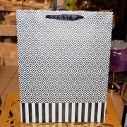ELEGANCKA TOREBKA UPOMINKOWA 31X40X12 CM MIX WZORÓW