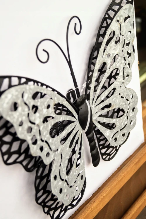 DEKORACJA ŚCIENNA MOTYL 34x25x3