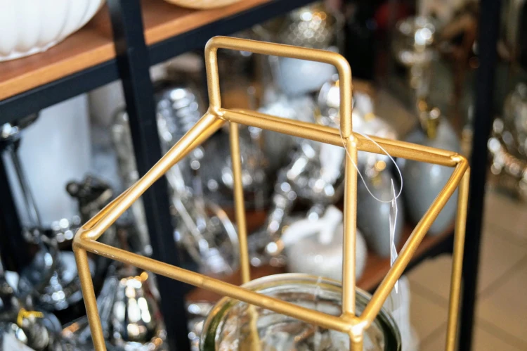 LATARNIA METALOWA ZŁOTA ŚREDNIA 33cm