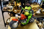 FIGURKA ŻABA MOTOCYKLISTA
