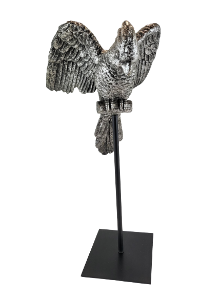 FIGURKA PAPUGA SREBRNA NA STOJAKU 34 CM