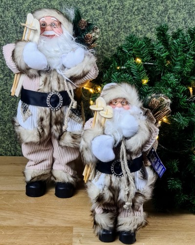 FIGURKA MIKOŁAJ Z NARTAMI 45 CM