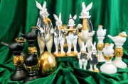 KRÓLIK ZAJĄC CZARNO BIAŁY MIX DWA WZORY 31 CM
