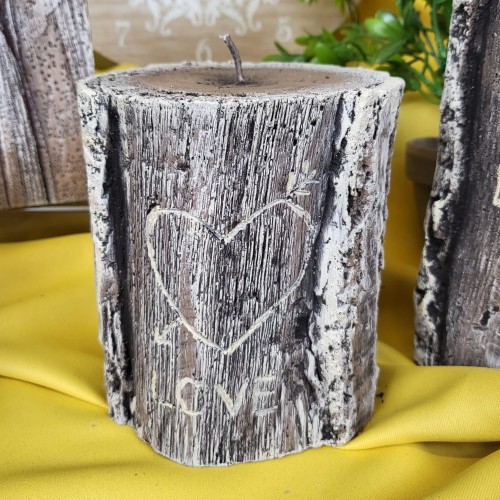 ŚWIECA PARAFINOWA Z NAPISEM LOVE WALENTYNKI