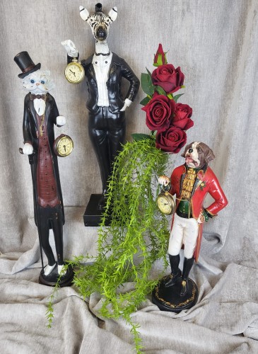 FIGURKA PIES Z ZEGARKIEM ZEGAREM