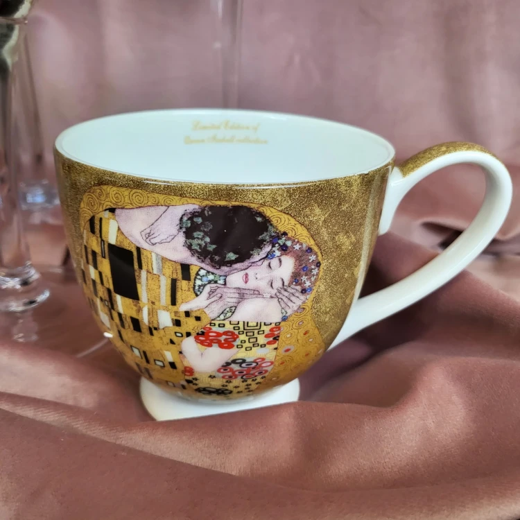 KUBEK FILIŻANKA KLIMT POCAŁUNEK 500ML W PUDEŁKU