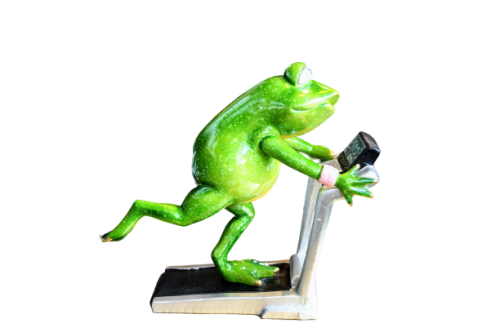 FIGURKA ŻABA NA BIEŻNI