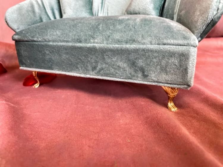 SZKATUŁKA NA BIŻUTERIĘ SOFA MIĘTOWA