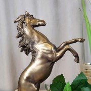 FIGURKA KOŃ STOJĄCY DĘBA ZŁOTO BRĄZ