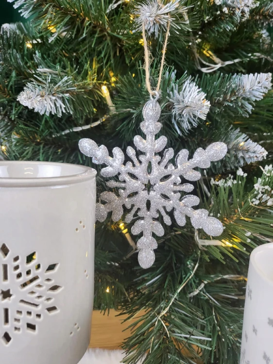 ZAWIESZKA AKRYLOWA ŚNIEŻYNKA GWIAZDKA SREBRNA