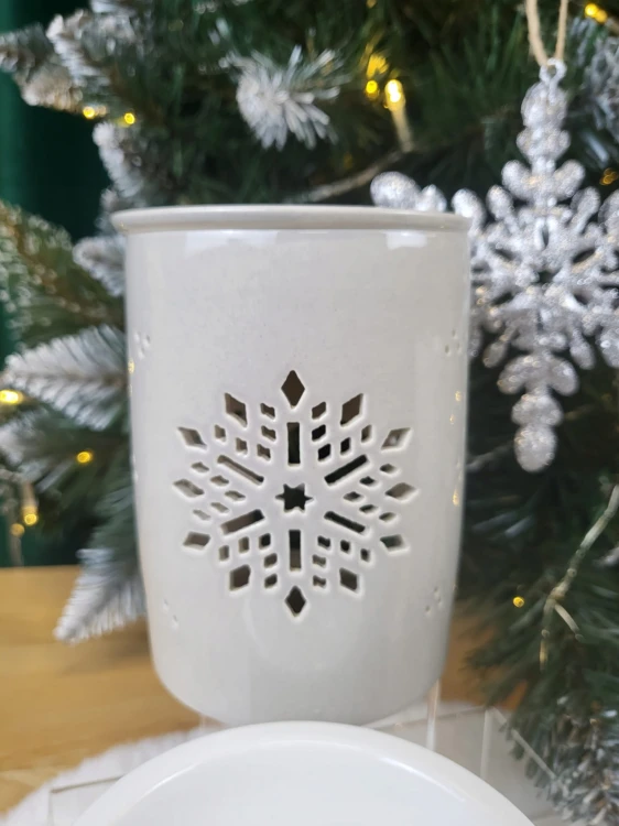CERAMICZNY KOMINEK ZAPACHOWY NA OLEJKI ŚNIEŻYNKA