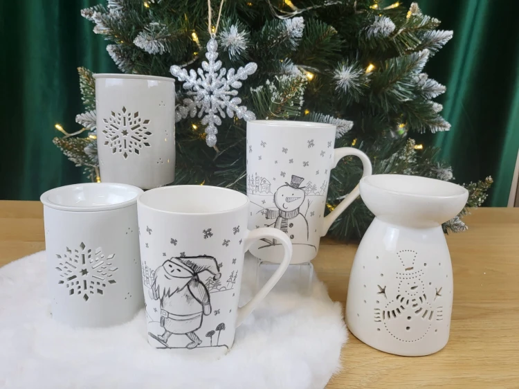 PORCELANOWY KUBEK Z BAŁWANEM 435 ML ŚWIĘTA