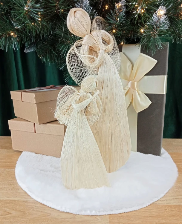 ZAWIESZKA ANIOŁ Z WŁÓKNA ABACA 20 CM