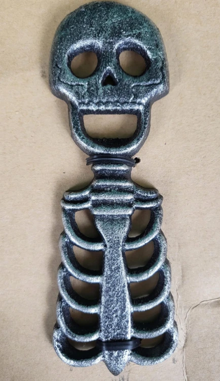 OTWIERACZ Z ŻELIWA DO BUTELEK SZKIELET SREBRNY