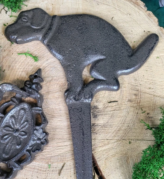 ŻELIWNY KOŁEK OGRODOWY PIES